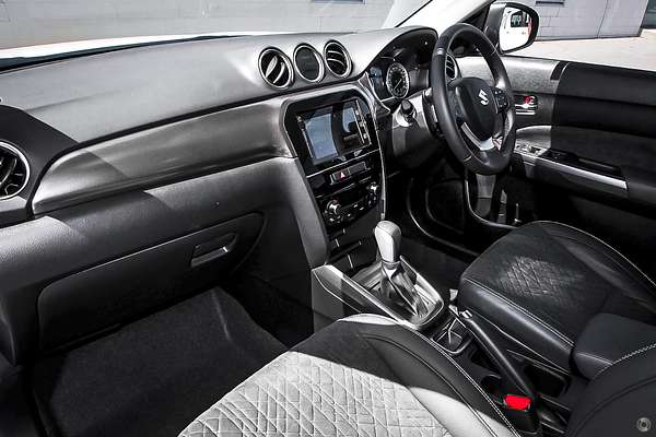 2023 Suzuki Vitara Turbo Shadow LY Series II