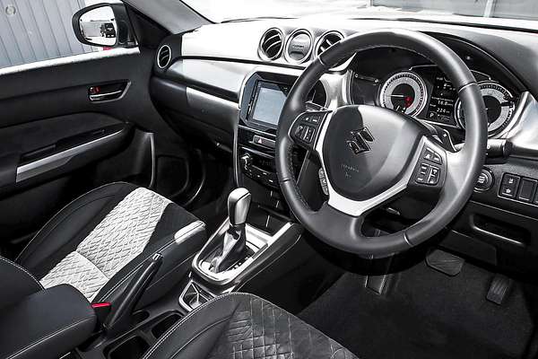 2023 Suzuki Vitara Turbo Shadow LY Series II