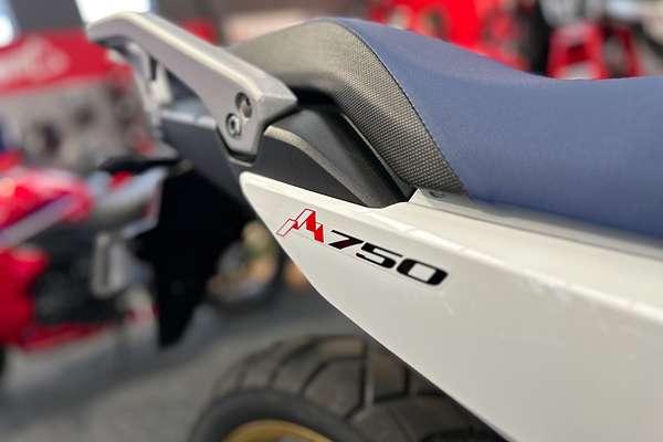 2024 Honda XL75 TRANSALP