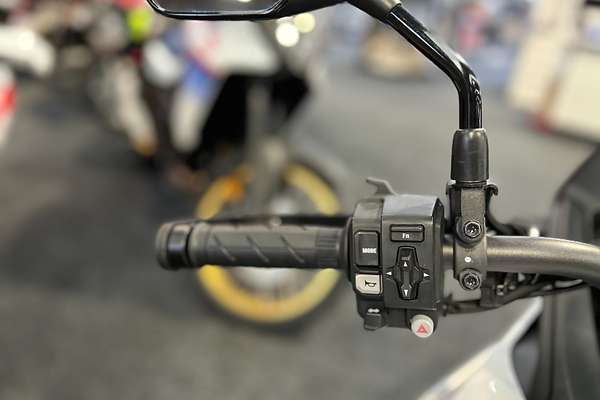 2024 Honda XL75 TRANSALP