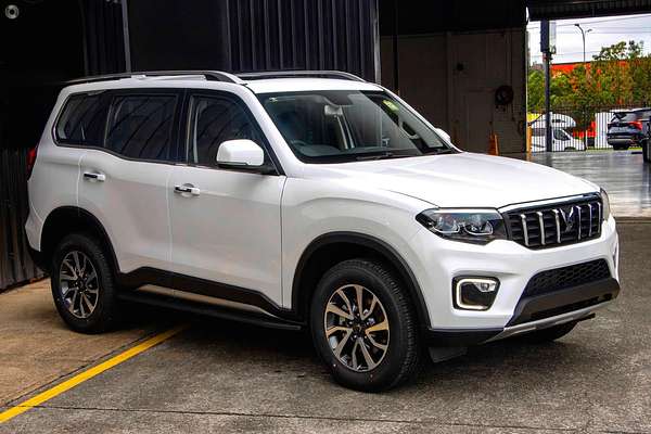 2024 Mahindra Scorpio Z8L