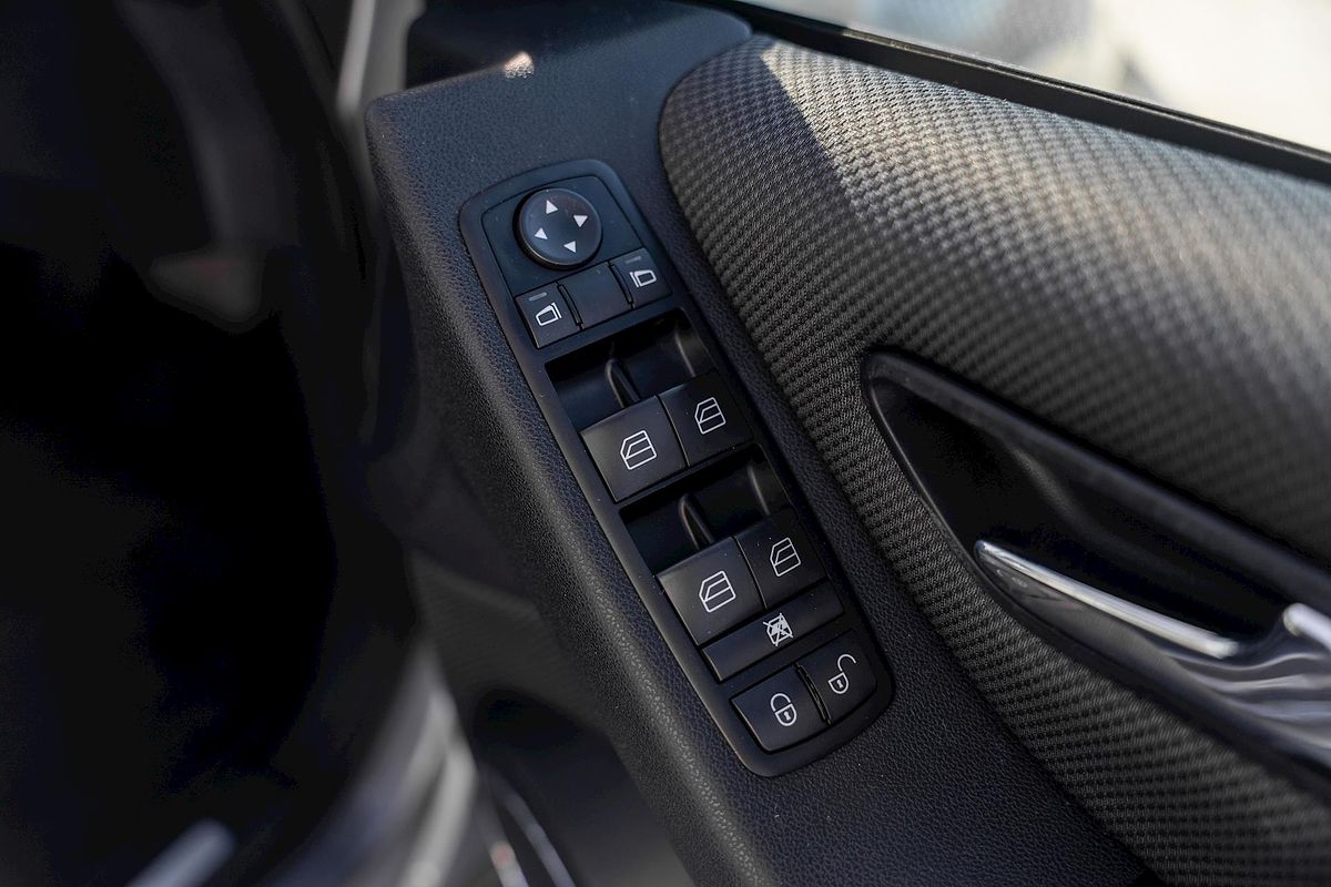 2011 Mercedes-Benz B-Class B180 W245