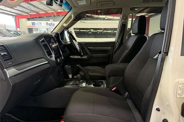 2021 Mitsubishi Pajero GLX NX