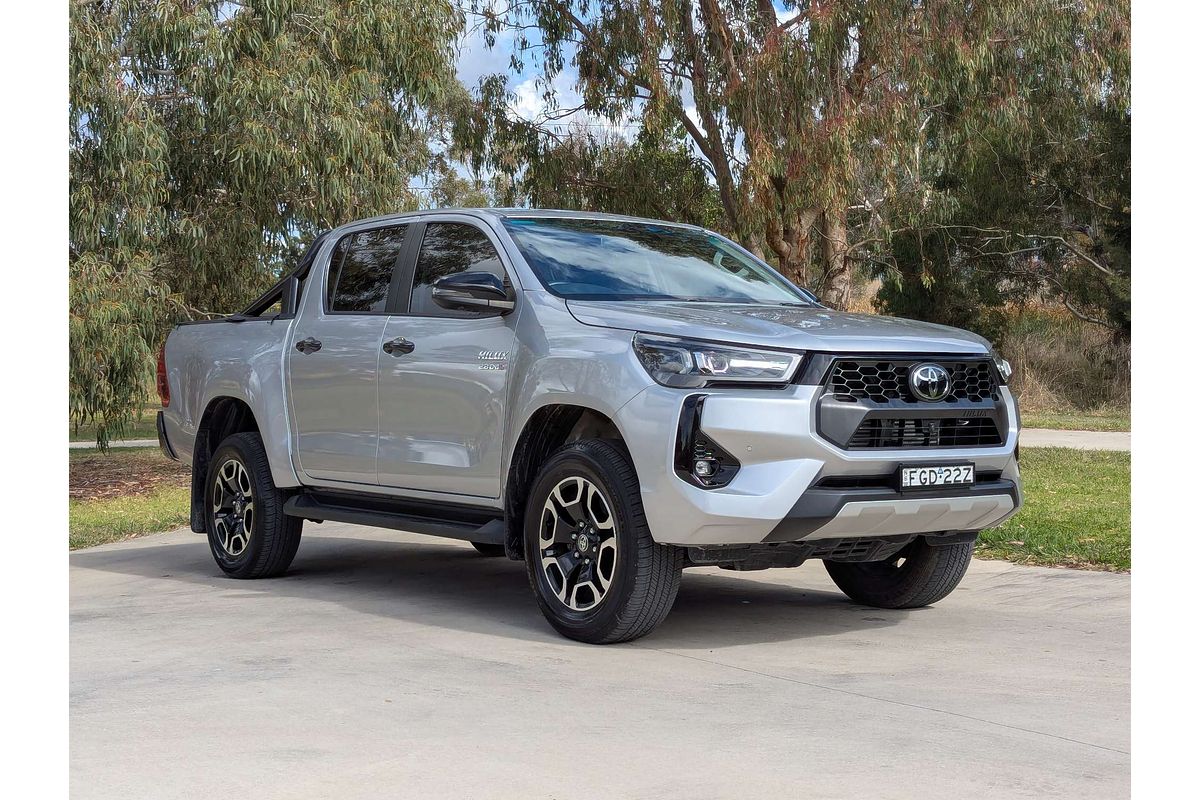 2024 Toyota Hilux SR5 48V GUN126R 4X4