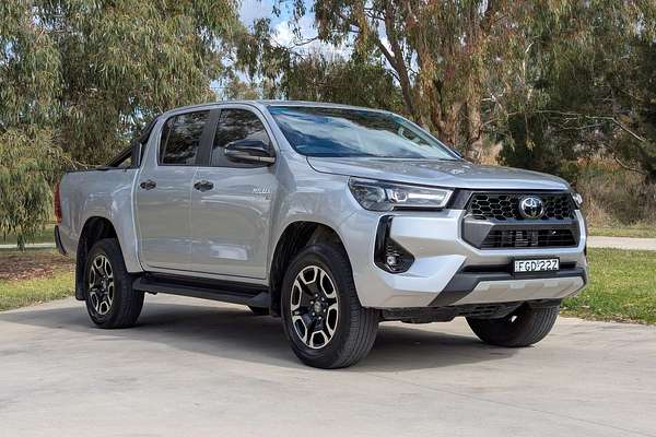 2024 Toyota Hilux SR5 48V GUN126R 4X4