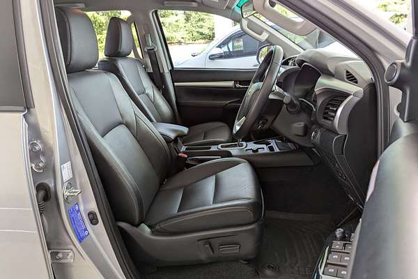 2024 Toyota Hilux SR5 48V GUN126R 4X4