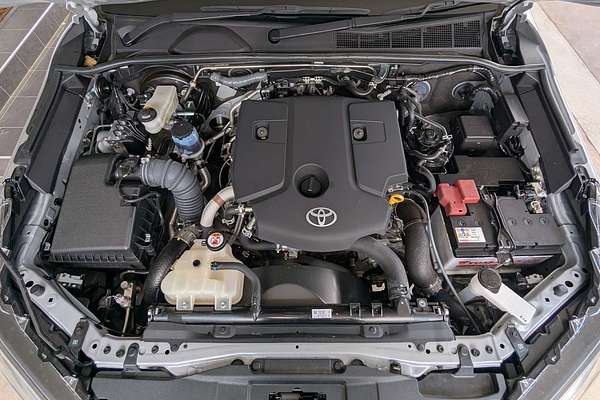 2024 Toyota Hilux SR5 48V GUN126R 4X4