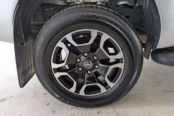 2024 Toyota Hilux SR5 48V GUN126R 4X4