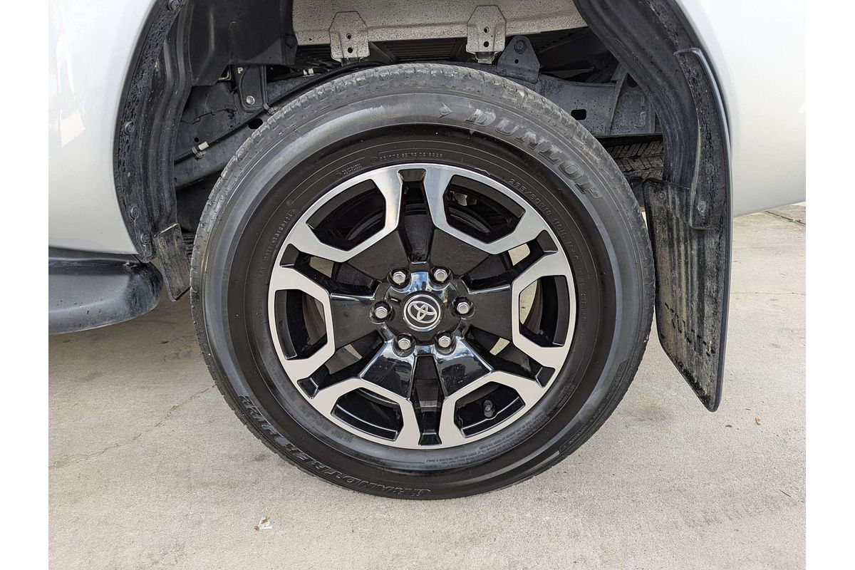 2024 Toyota Hilux SR5 48V GUN126R 4X4
