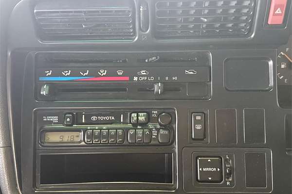 2001 Toyota Hiace Commuter LH184R