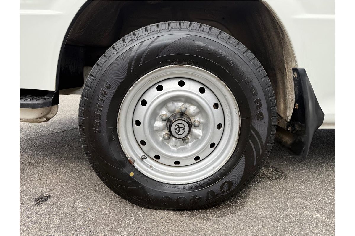 2001 Toyota Hiace Commuter LH184R
