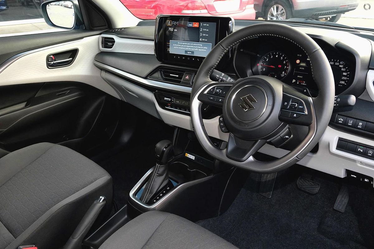 2024 Suzuki Swift Hybrid GLX UZ