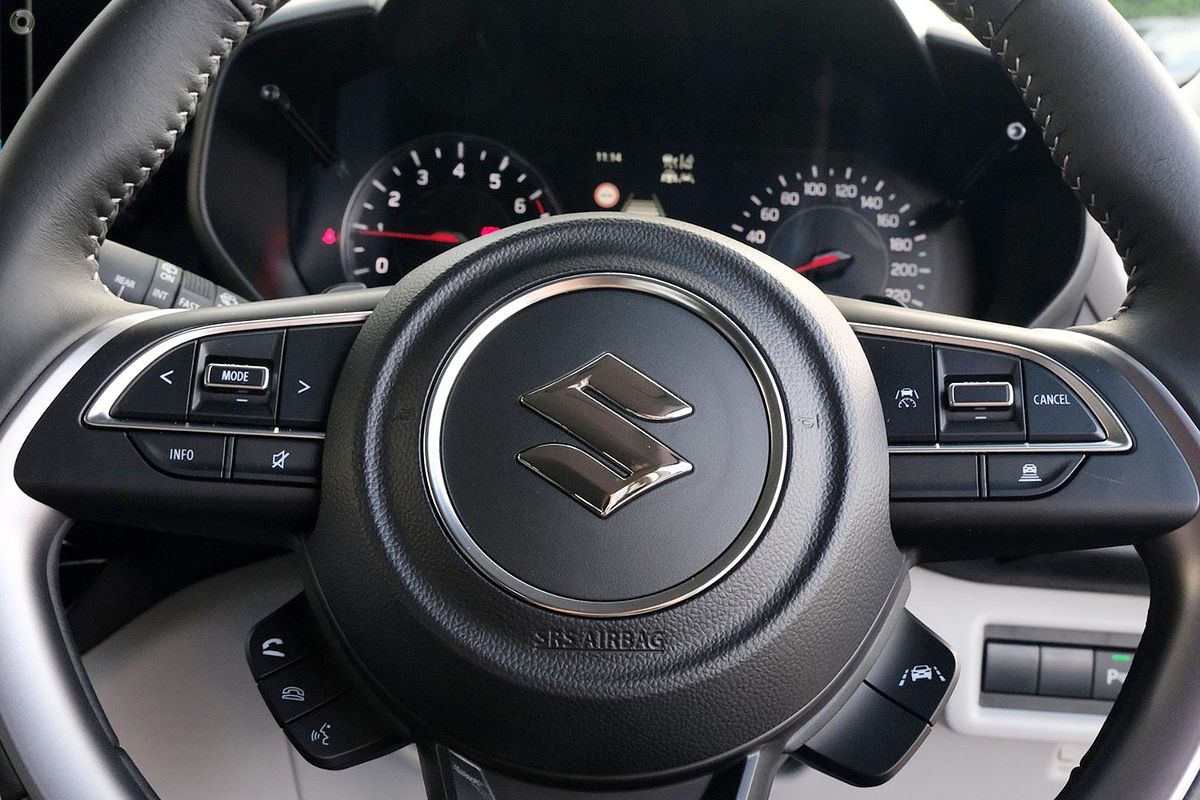 2024 Suzuki Swift Hybrid GLX UZ