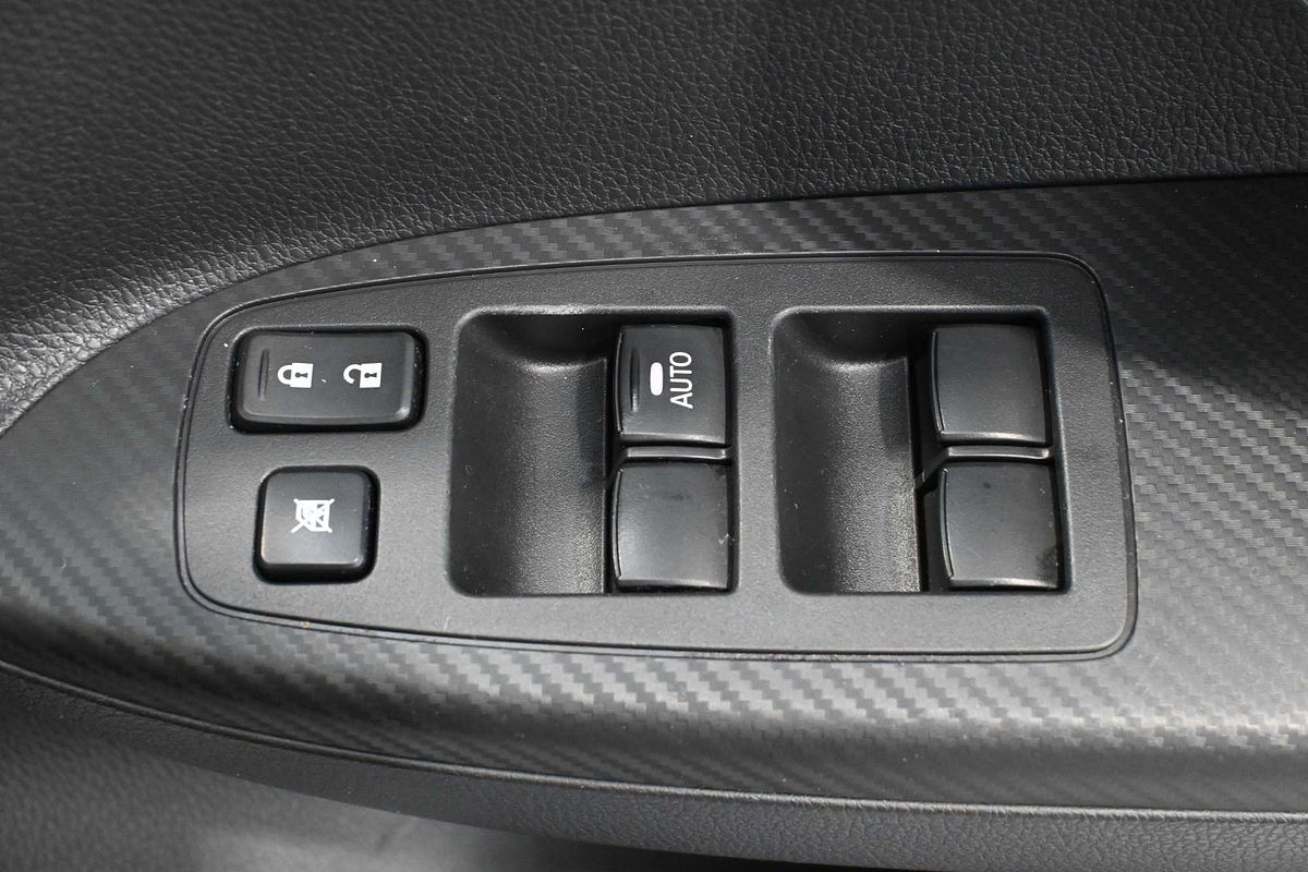 2017 Mitsubishi Eclipse Cross LS (2WD) YA