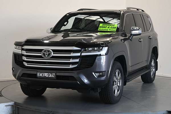 2023 Toyota Landcruiser Sahara FJA300R