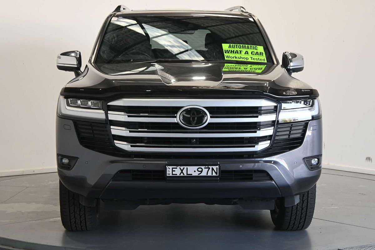 2023 Toyota Landcruiser Sahara FJA300R