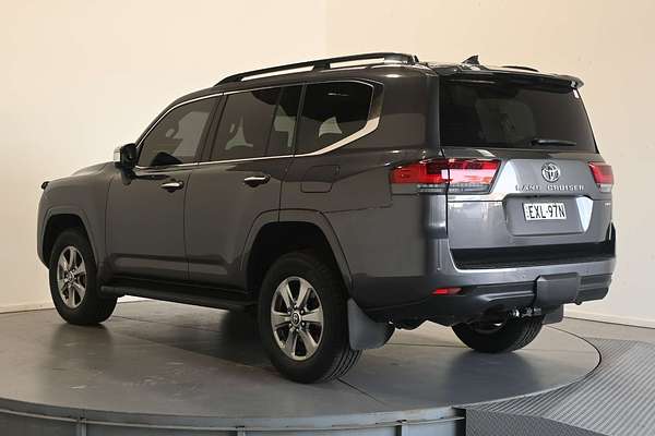 2023 Toyota Landcruiser Sahara FJA300R