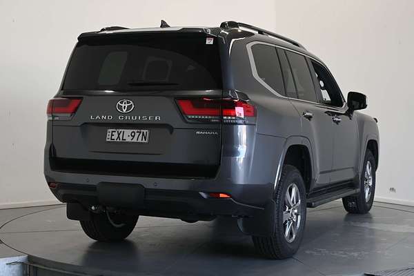 2023 Toyota Landcruiser Sahara FJA300R