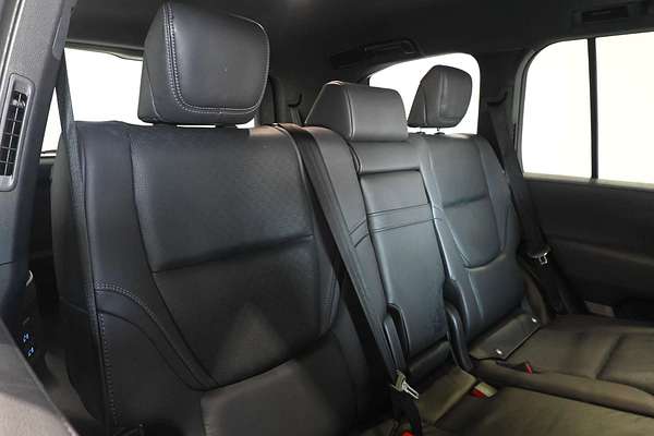 2023 Toyota Landcruiser Sahara FJA300R