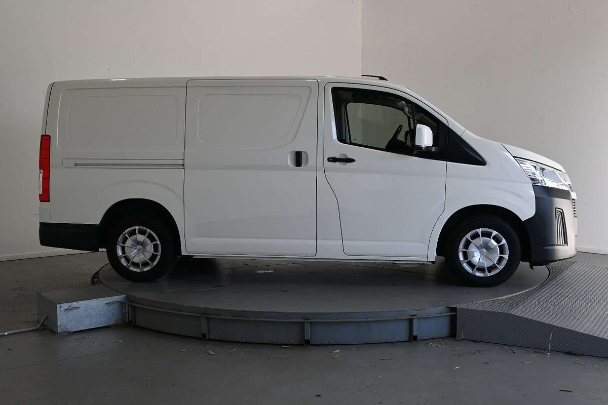 2022 Toyota Hiace GDH300R LWB