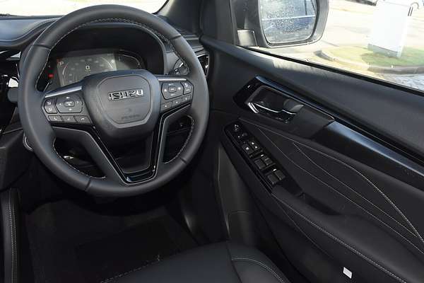 2025 Isuzu MU-X LS-T