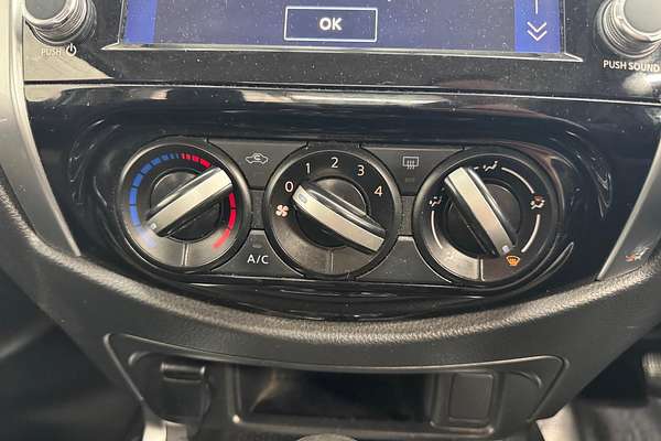 2021 Nissan Navara SL D23 Rear Wheel Drive