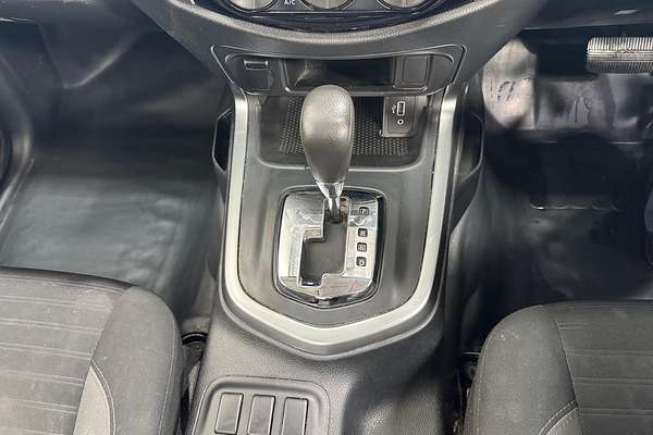 2021 Nissan Navara SL D23 Rear Wheel Drive