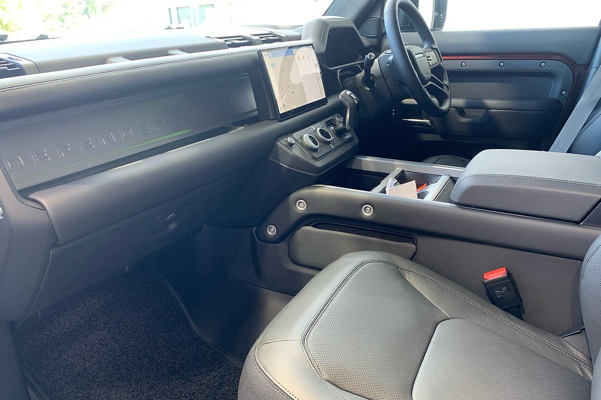 2024 Land Rover Defender 110 D350 Sedona Edition L663