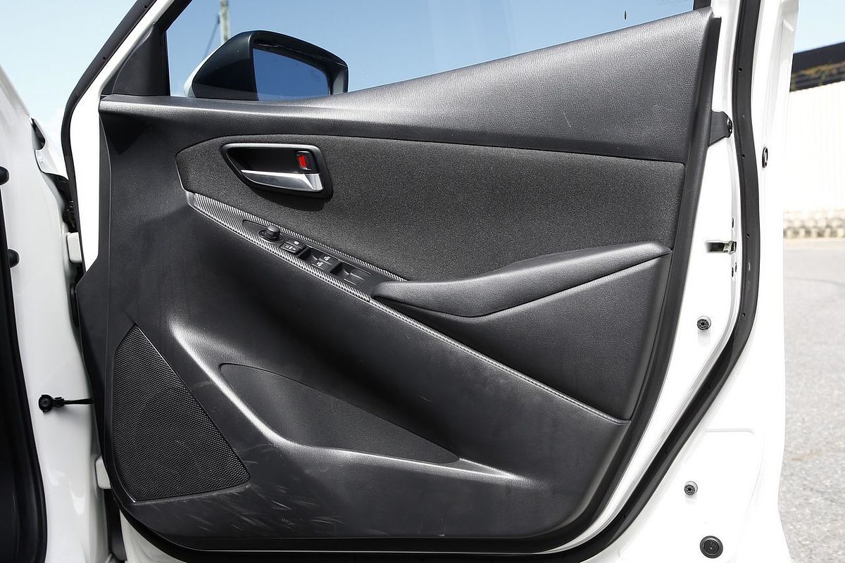 2025 Mazda 2 G15 Evolve DJ Series