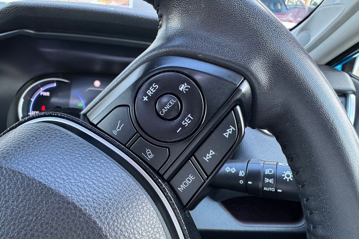 2020 Toyota RAV4 Cruiser AXAH54R