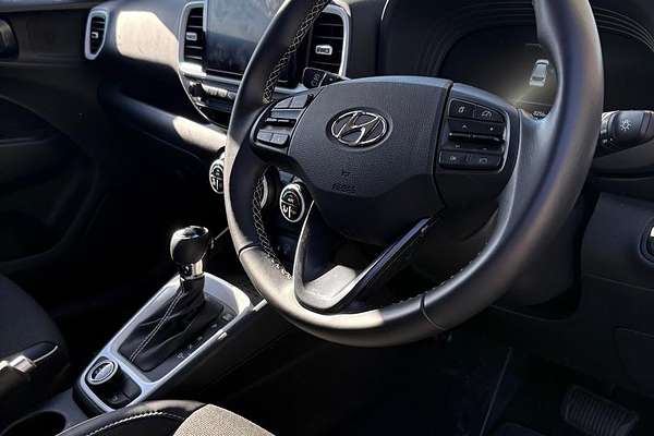 2024 Hyundai Venue Elite QX.V5