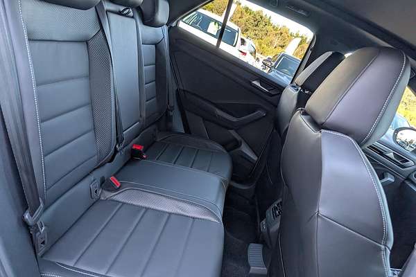 2025 Volkswagen T-Roc 140TSI R-Line D11