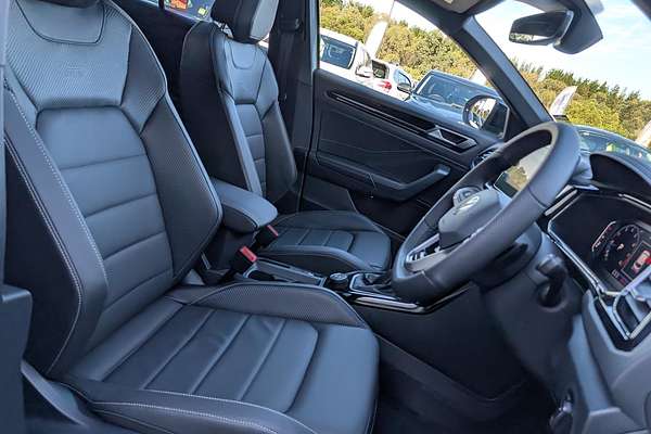 2025 Volkswagen T-Roc 140TSI R-Line D11