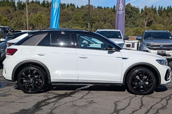 2025 Volkswagen T-Roc 140TSI R-Line D11