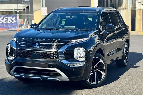 2023 Mitsubishi Outlander Exceed ZM