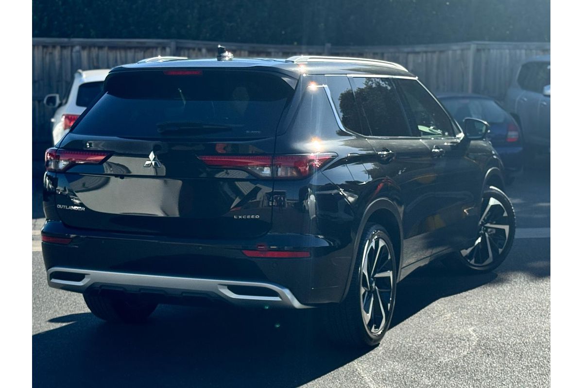 2023 Mitsubishi Outlander Exceed ZM