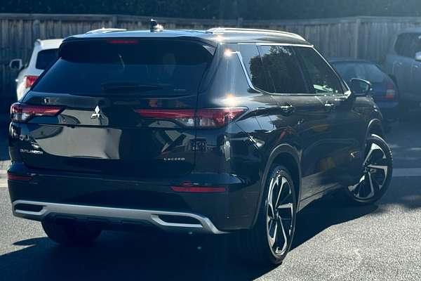 2023 Mitsubishi Outlander Exceed ZM