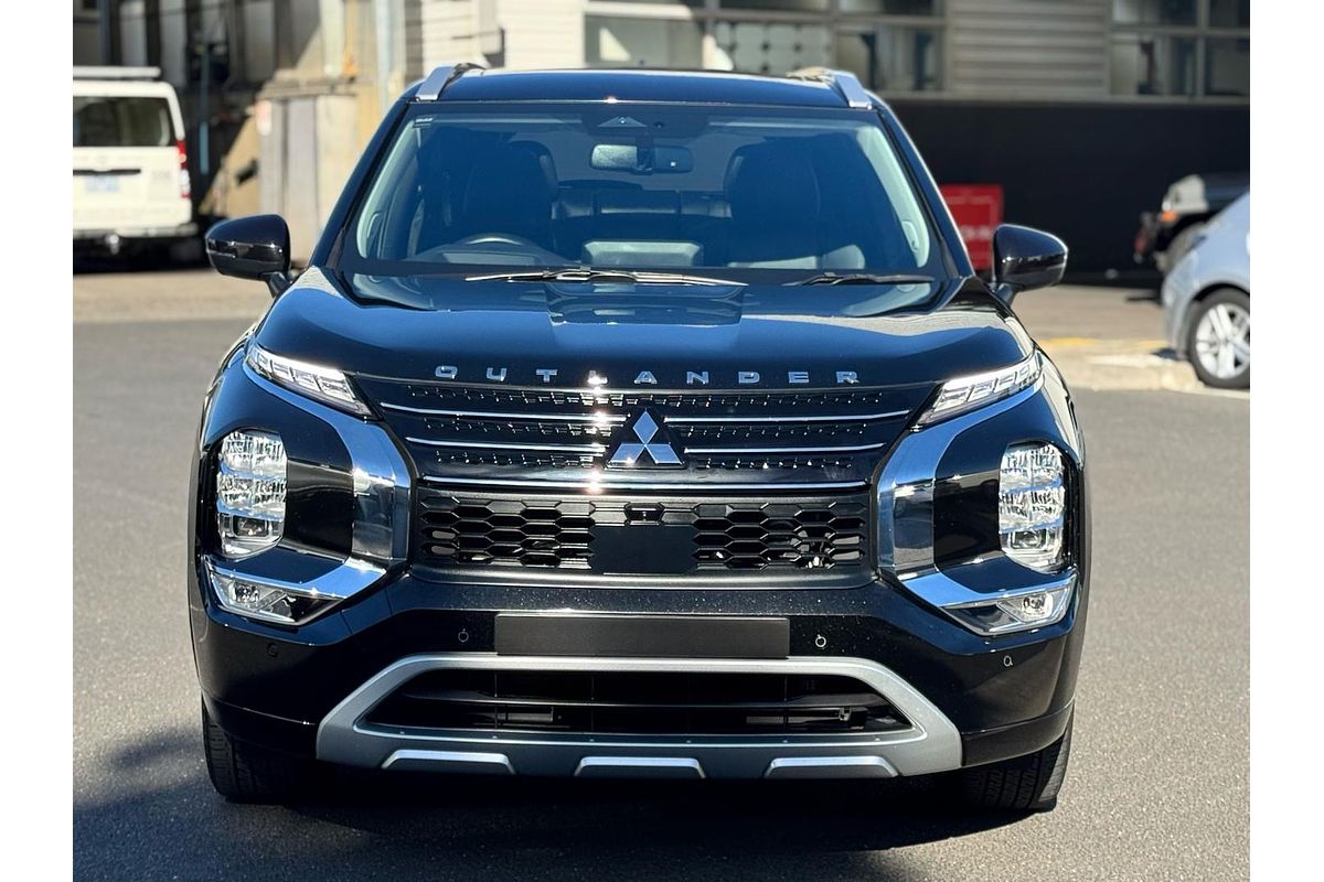 2023 Mitsubishi Outlander Exceed ZM