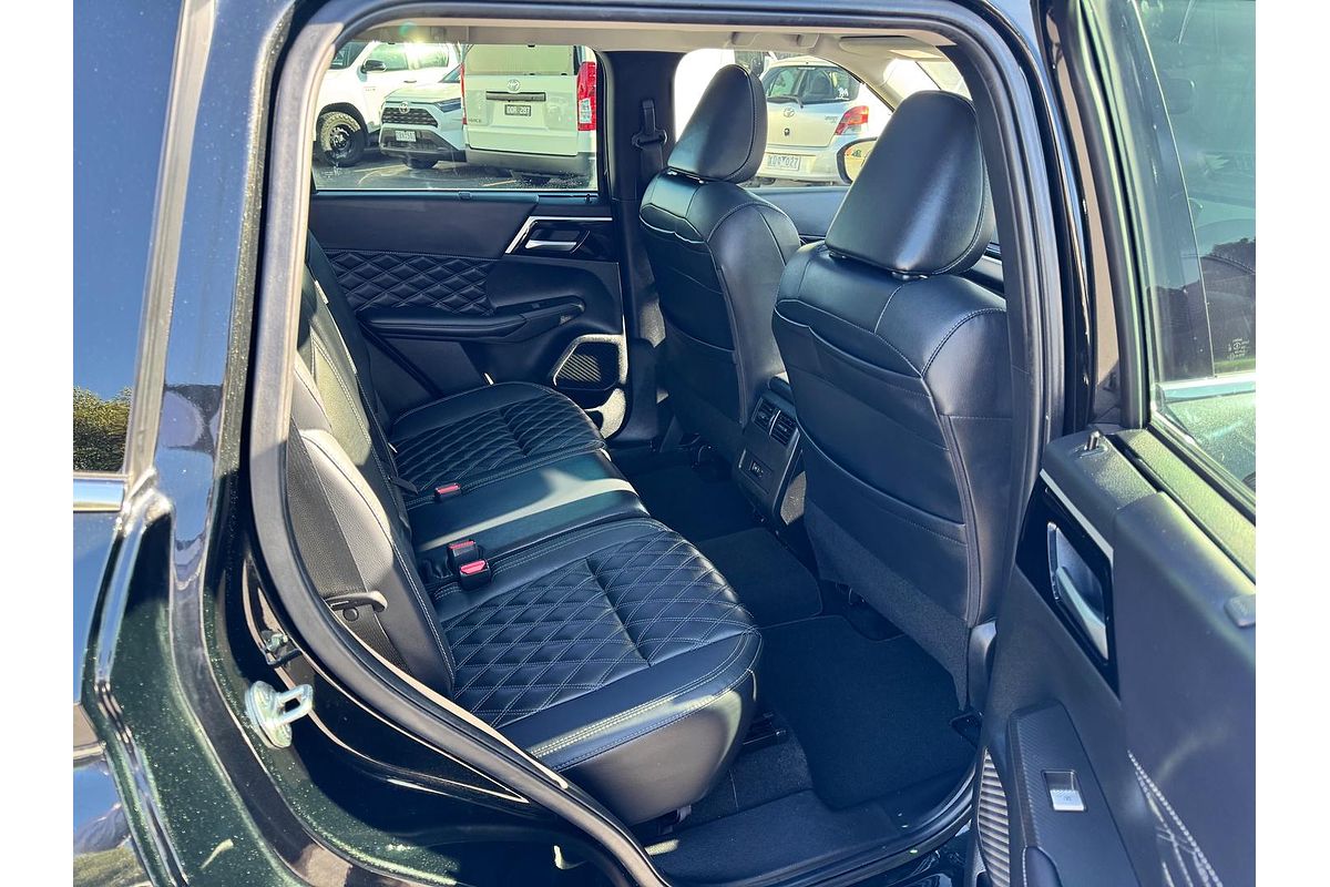 2023 Mitsubishi Outlander Exceed ZM