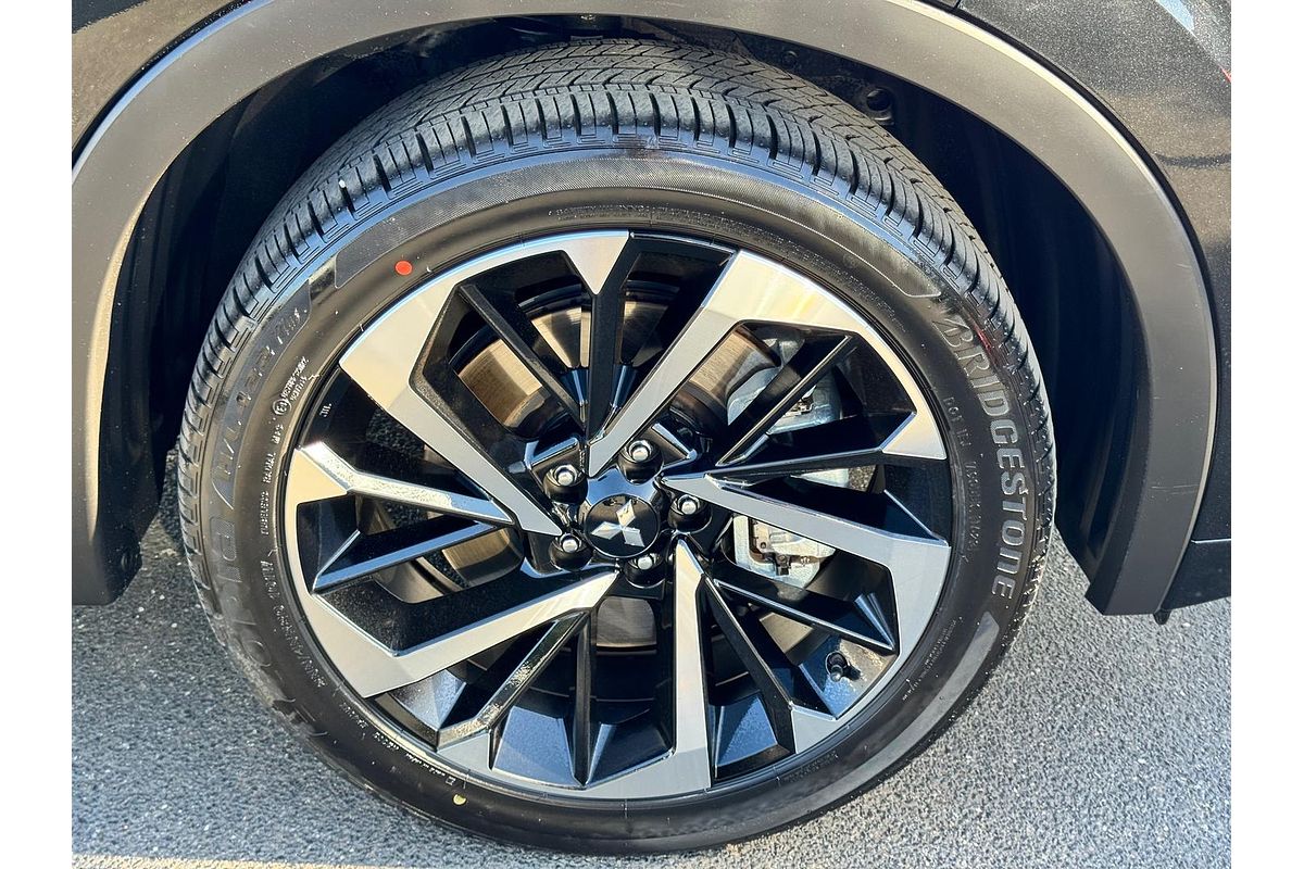 2023 Mitsubishi Outlander Exceed ZM