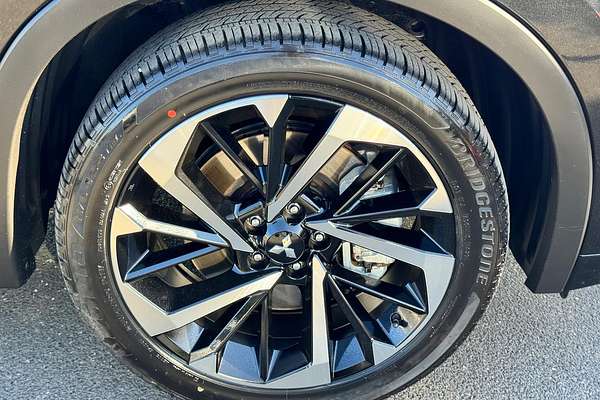 2023 Mitsubishi Outlander Exceed ZM