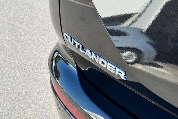 2023 Mitsubishi Outlander Exceed ZM