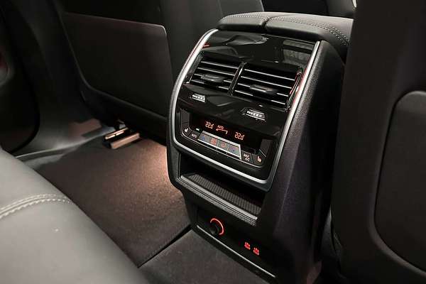 2025 BMW X5 M60i G05 LCI