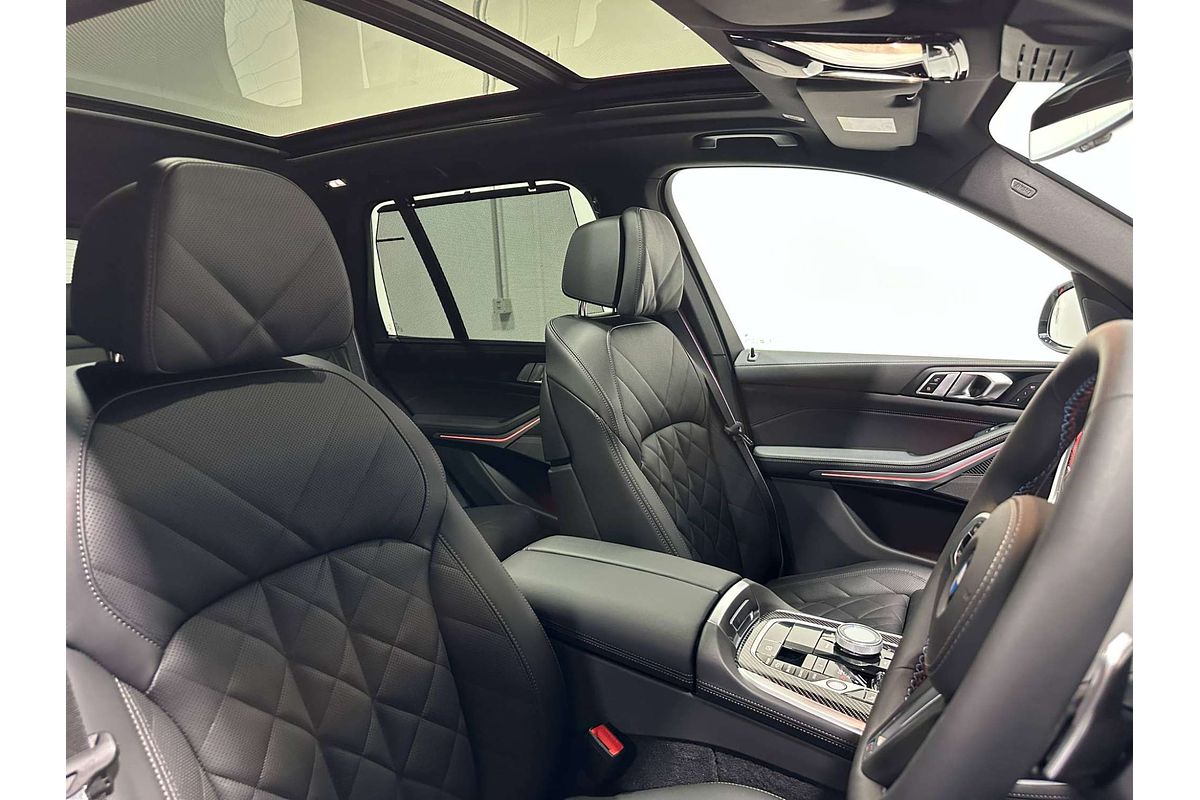 2025 BMW X5 M60i G05 LCI