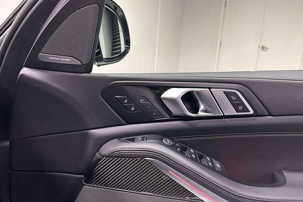 2025 BMW X5 M60i G05 LCI