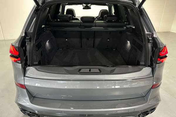 2025 BMW X5 M60i G05 LCI