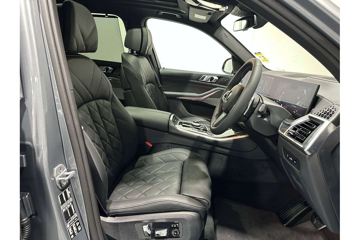 2025 BMW X5 M60i G05 LCI