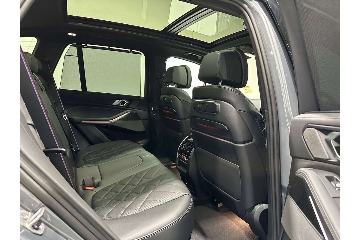 2025 BMW X5 M60i G05 LCI