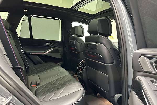2025 BMW X5 M60i G05 LCI