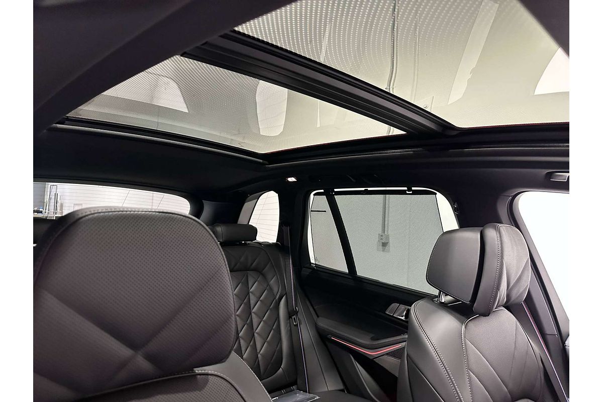 2025 BMW X5 M60i G05 LCI